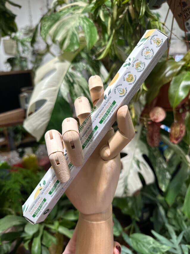 White Sage Incense Sticks 100-Pack - Meditation, Yoga & Aroma Therapy Relaxation