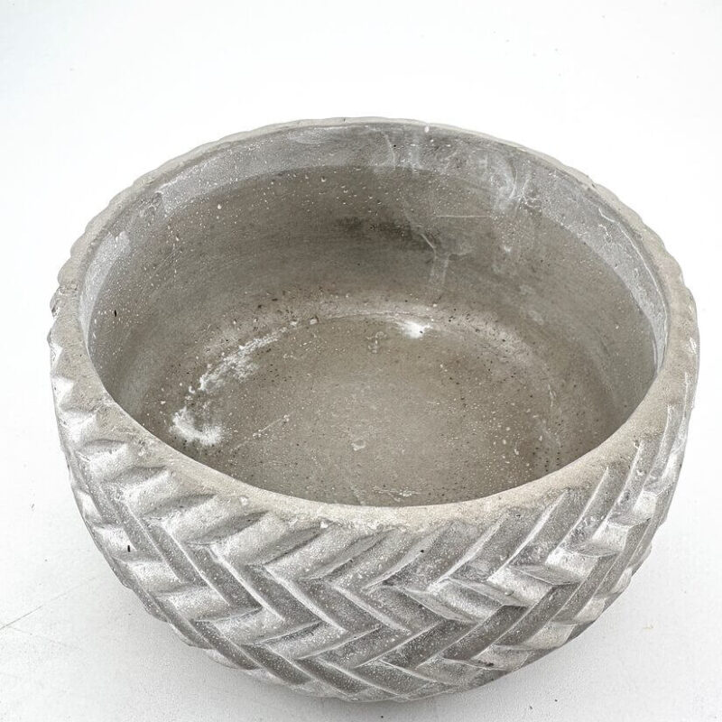 Elegant Herringbone Concrete Bowl for Stylish Décor Stylish concrete herringbone bowl with polished interior, perfect for décor or plant display.